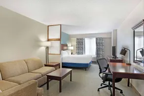 Best Western Plus Crossroads Inn & Suites - Værelse