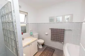 3 Bedroom part house in the scenic Durbanville wine lands area, holiday facility - Salle de bain