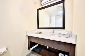 BEST WESTERN PLUS Hôtel Europa du centre-ville de Montréal - Salle de bain