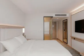 Courtyard by Marriott Chisinau - Room