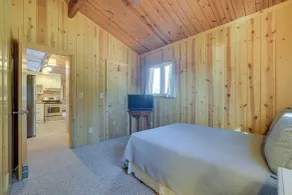 Cozy Lakefront Cabin in Semora w/ Large Dock! - Interiør