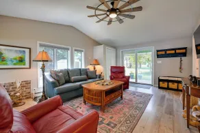 Waterfront Days, Fireside Nights! Lake Helen Haven - Innvendig
