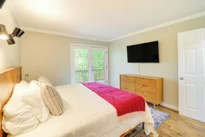 Wooded Retreat w/ Decks & Views in Beech Mountain! - Parte interna