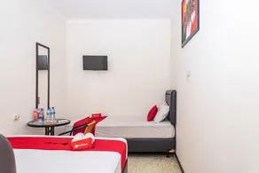 RedDoorz near Alun Alun Bandung 2 - Zimmer