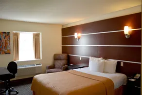 Days Inn & Suites by Wyndham Milwaukee - Chambre