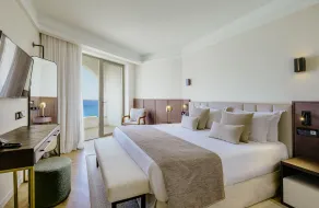 Golden Coast Beach Hotel - Chambre