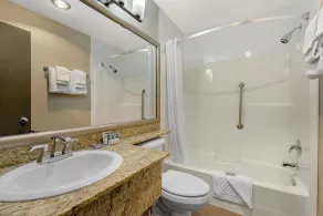 Best Western King George Inn & Suites - Salle de bain