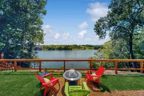 Hot Tub + Fire Pit: Lakeside Getaway, Dogs Welcome - Interior