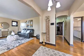 St Louis Vacation Rental 4 Mi to Airport! - Interiör