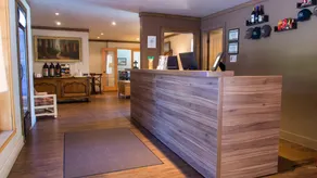 Riverside Inn - Hall