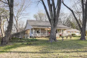 Gassville Group Getaway! Dog-friendly Home + Yard - Interior