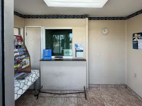 Motel 6 Selma, CA - Hall