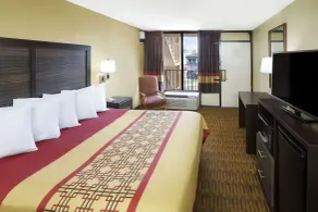 Days Inn by Wyndham Columbus-North Fort Moore - Chambre