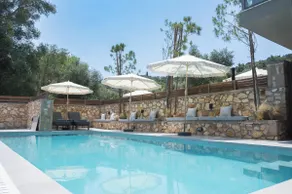 Nicole Collection- Meganisi Cove Suites - Basseng