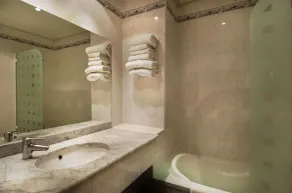 Hotel Claude Bernard Saint-Germain - Bathroom