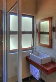 Hartmann Suites Serviced Self-Catering Apartments - Badezimmer