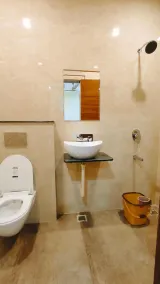 Hotel Babylon Elegance near krishna janam bhoomi - Badezimmer
