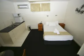 Econo Lodge Park Lane - Room
