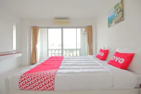 Super OYO 498 Ladawan Villa - Habitación