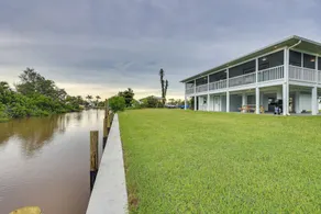 Dock + Canal View: Tranquil Escape in Punta Gorda - Interiør