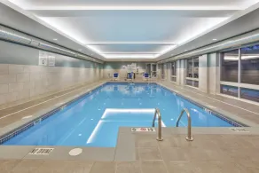 Holiday Inn Express & Suites Grand Rapids Airport North by IHG - Piscine