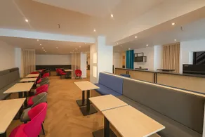 HI Grand City Hotel - Reception