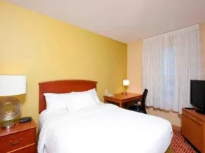 MainStay Suites Bloomington near University - Rum