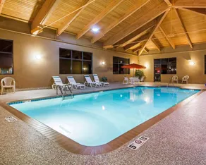 Comfort Suites Ramsey - Pool