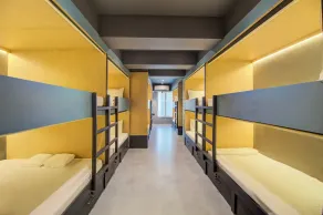 Mumbai Dorms - Room