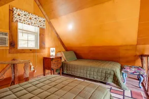 Cozy Georgia Abode w/ Deck, Fire Pit & Lake Access - Interiör