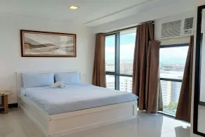 Mckinley Hill BGC Hotel - Vistas desde la habitación