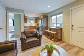 Modern Seatac Gem w/ Fireplace & Smart Tvs! - Innvendig