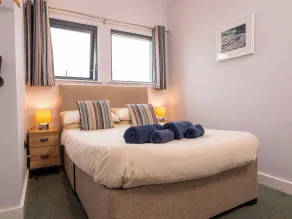 Harbour Stays - The Marine Centre, Saundersfoot Harbour, SA69 9HE - Room