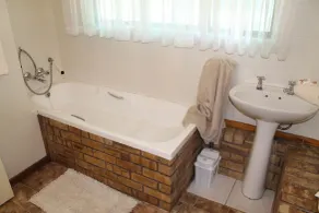 Lincoln Cottages BnB & Self-Catering - Bathroom
