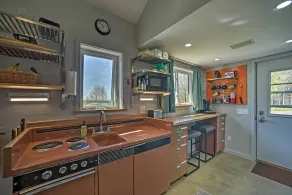 Fire Pit + Gas Grill: Secluded Studio in Milford! - Interior