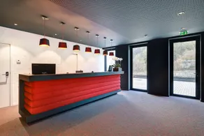 R hotel experiences - Reception