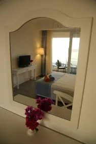 Marvel Tree Hotel - Habitación