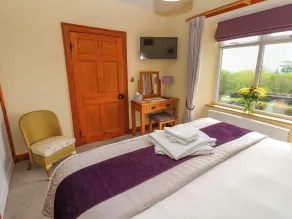 Longwell House - Room