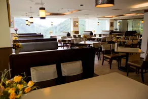 Cedarwood Villa - Restaurant