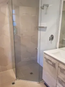 Greenways Apartments - Bathroom