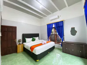 Homestay Syariah Dekat UII Kolam Renang Pribadi By Simply Homy - Habitación
