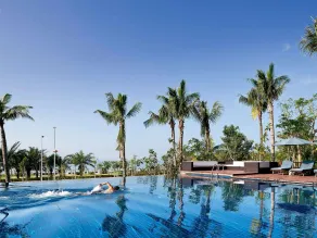 Pullman Oceanview Sanya Bay Resort & Spa - Pool