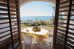 Holiday House With Panoramic View, Balcony, Wifi, and Near the Sea - Balkon