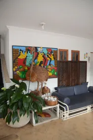 Hotel Pousada Iracemar, 60m da Praia da Enseada, Piscina Aquecida ao Ar Livre para Relaxar em Qualquer Estação, Café da Manhã, Estacionamento, Recepção 24h, Aproveite o Mar, Passeios e Atividades Náuticas a 100 metros - Rezeption