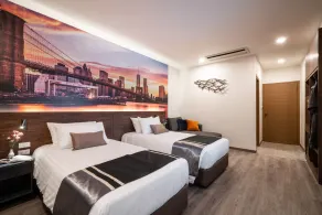 Manhattan Hotel Bangkok - Room