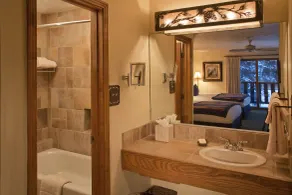 Alpine Village Suites - Badezimmer
