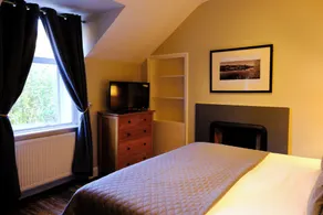 Glen Mhor Hotel at Uile-bheist 'Brewstillery' - Chambre