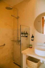 Flooka Surf Yoga - Bathroom