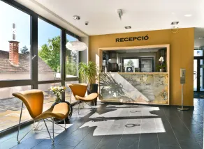 Onyx Luxury - Reception