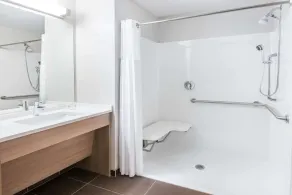 Microtel Inn & Suites by Wyndham Warsaw - Badeværelse